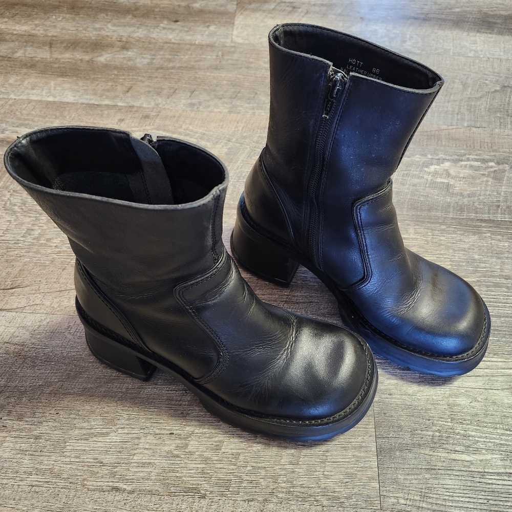 Steve Madden HOTT Vintage 90s Y2K Platform Lug Heeled Boots Black Leather Chunky - Picture 8 of 9